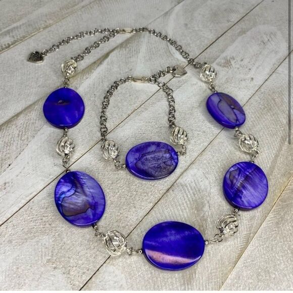 Handmade purple mother of pearl and silver necklace - Picture 2 of 3